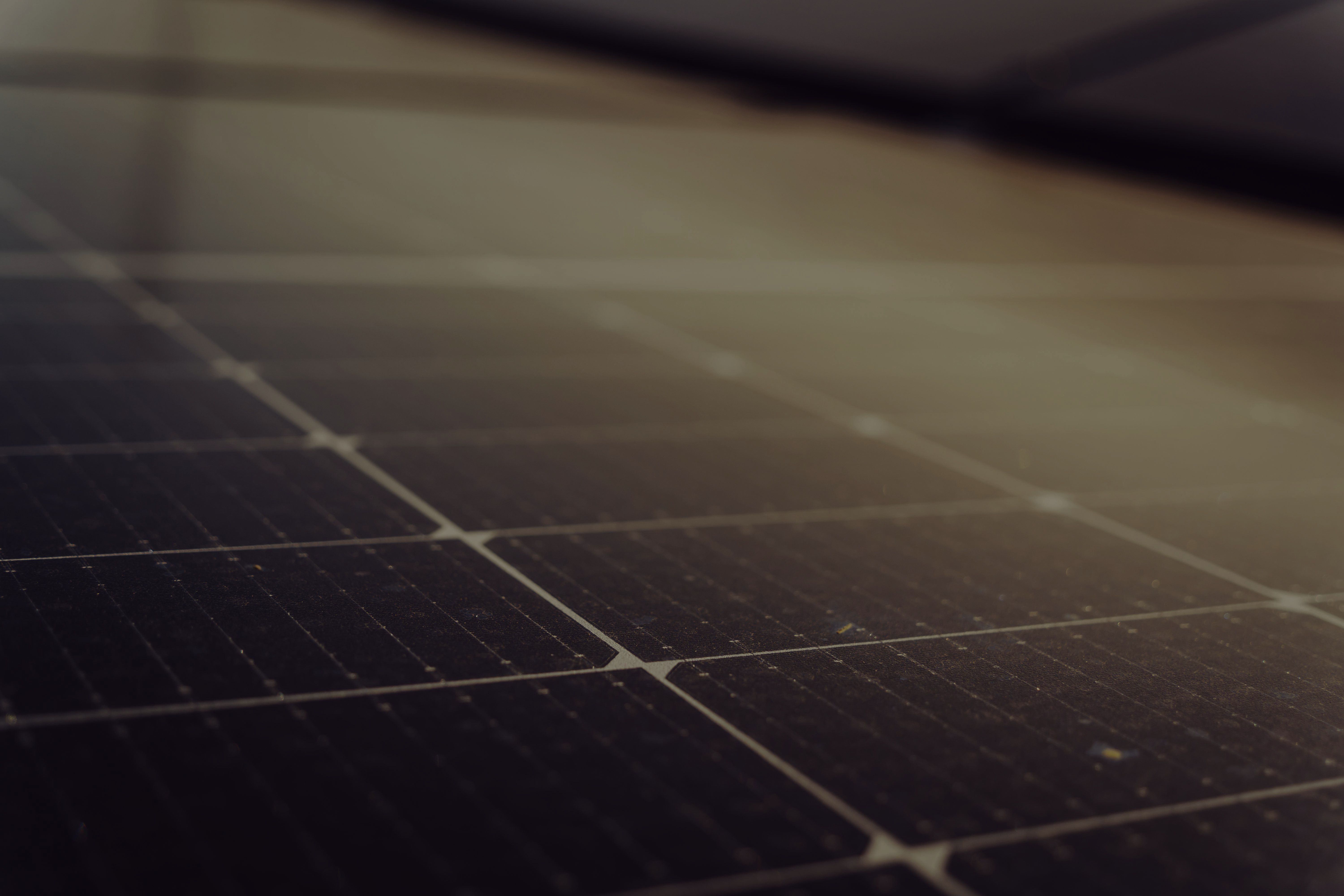 Sera - One Page Template by Ohkimur Wallpaper